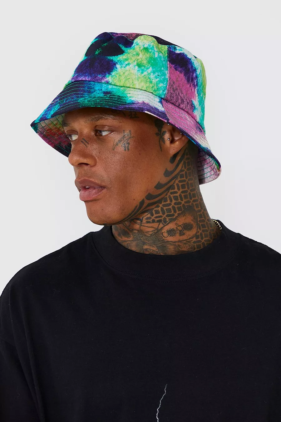 Bucket Hats' Tie-dye style