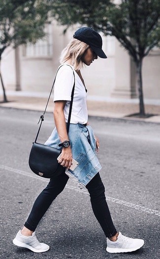 Wear a black cap with a white t-shirt and jeans for a casual look